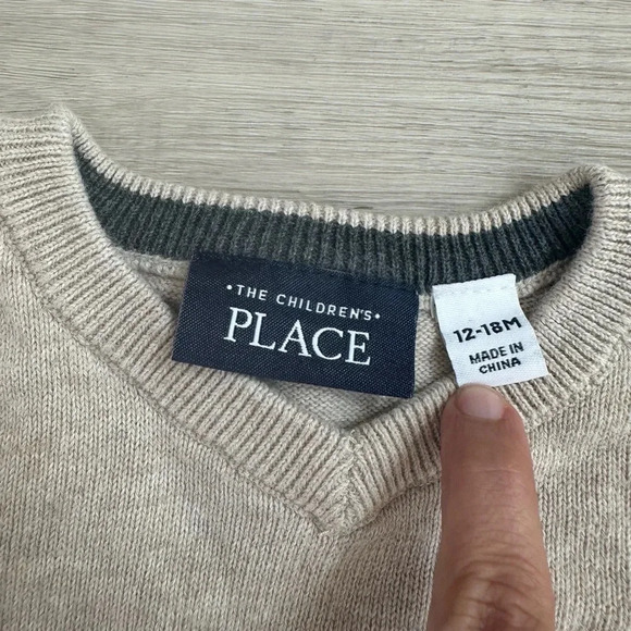 The Children’s Place 12-18 Month Oatmeal Tan Sweater - Picture 2 of 3